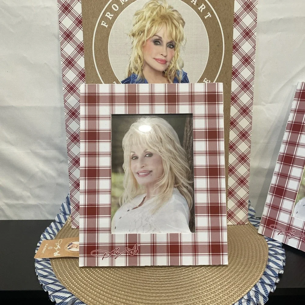 NWT Dolly Parton Red Plaid Photograph Picture in 8 x 10 Wood Frame